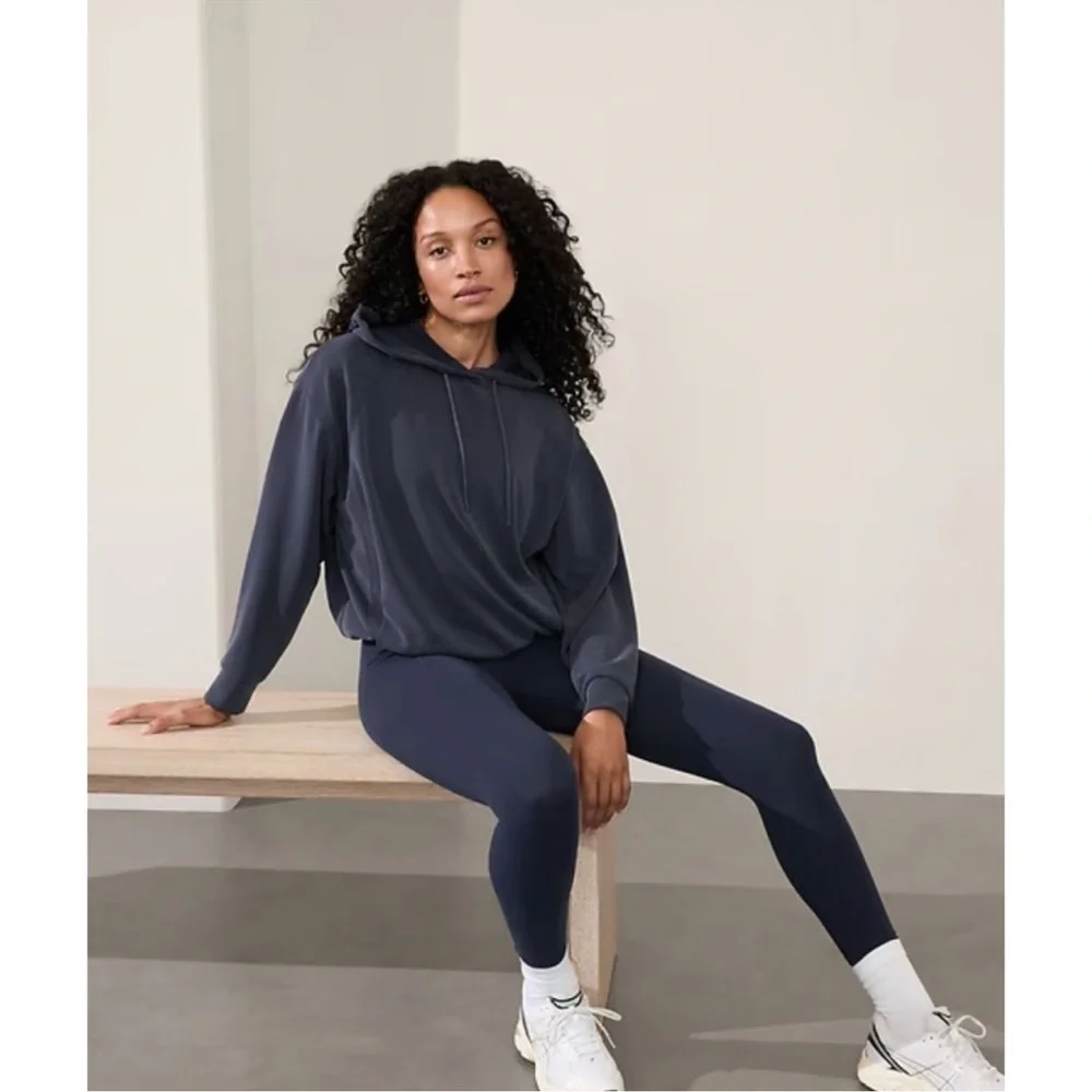 Athleta Seasoft Navy blue hoodie with bubble hem - XL - Picture 4 of 8